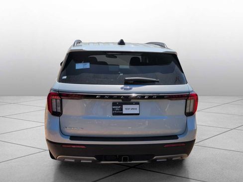 New 2026 Ford Explorer Active RWD image 4