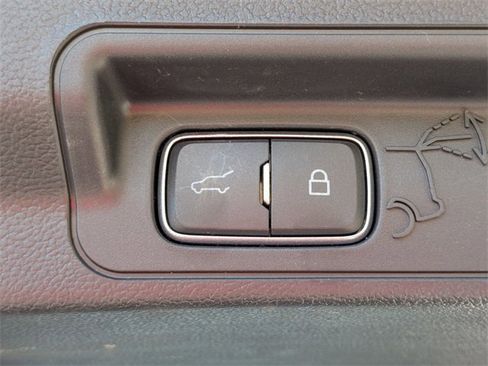 Used 2024 Ford Explorer XLT w/ Equipment Group 202A image 34