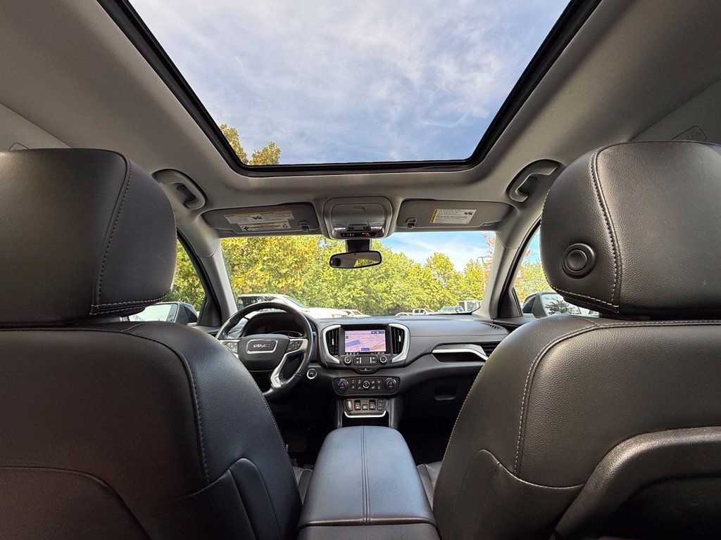 Used 2020 GMC Terrain SLT w/ Preferred Package AWD/4WD image 32