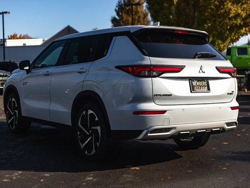 Used 2023 Mitsubishi Outlander SE image 10