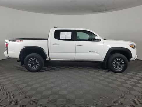 Used 2021 Toyota Tacoma TRD Off-Road image 3