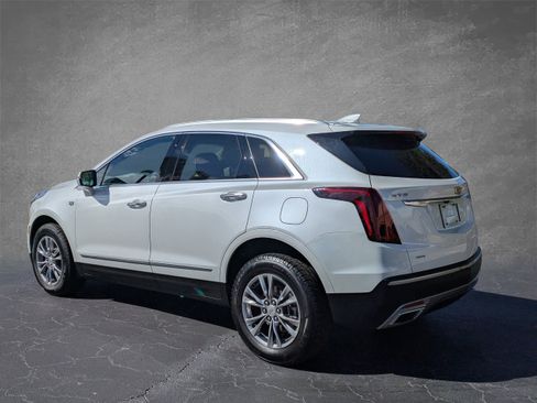 Certified 2022 Cadillac XT5 Premium Luxury image 4