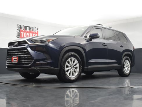 Used 2024 Toyota Grand Highlander AWD image 34