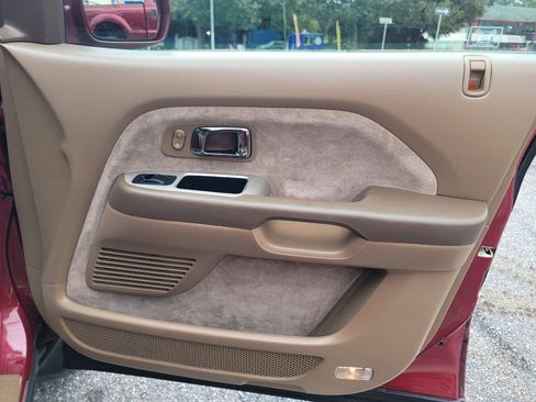 Used 2004 Honda Pilot EX image 17