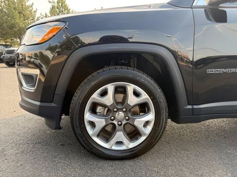 Used 2018 Jeep Compass Limited AWD/4WD image 10