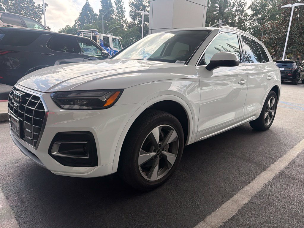Used 2023 Audi Q5 2.0T Premium Plus w/ Premium Plus Package AWD/4WD image 1