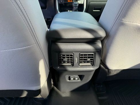 Used 2021 Toyota RAV4 XLE w/ Convenience Package image 24