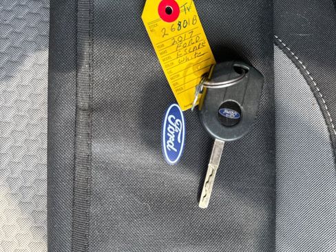 Used 2017 Ford Escape SE AWD/4WD image 5