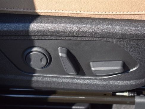 New 2025 Kia Sorento SX Prestige w/ Olive Brown Leather Package image 12