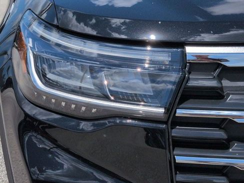 New 2026 Ford Explorer Active RWD image 10