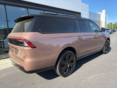 Used 2025 Lincoln Navigator L Black Label AWD/4WD image 3