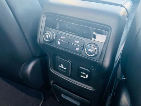 Used 2018 GMC Acadia SLT image 41