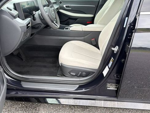 Used 2025 Hyundai Sonata SEL FWD image 9