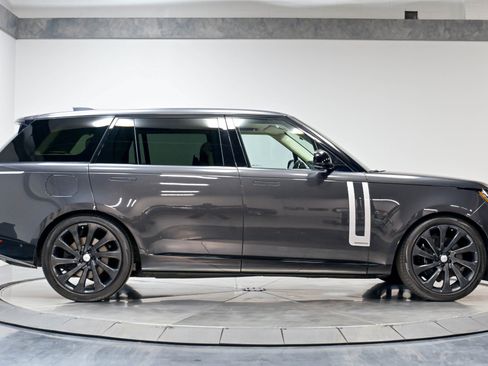 Used 2024 Land Rover Range Rover Long Wheelbase Autobiography AWD/4WD image 25