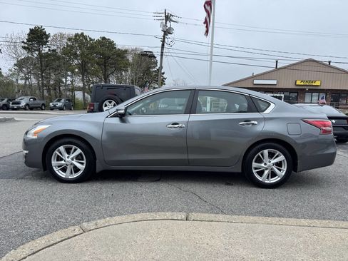 Used 2015 Nissan Altima 2.5 SV w/ Convenience Package FWD image 5