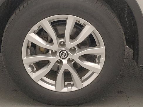 Used 2018 Nissan Rogue SV AWD/4WD image 31
