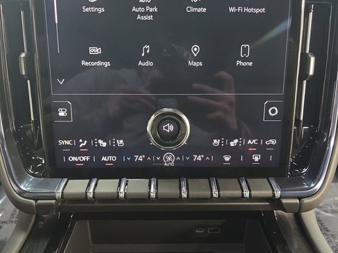 New 2026 GMC Yukon XL AT4 AWD/4WD image 23
