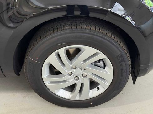 Certified 2026 Land Rover Range Rover Evoque S image 9