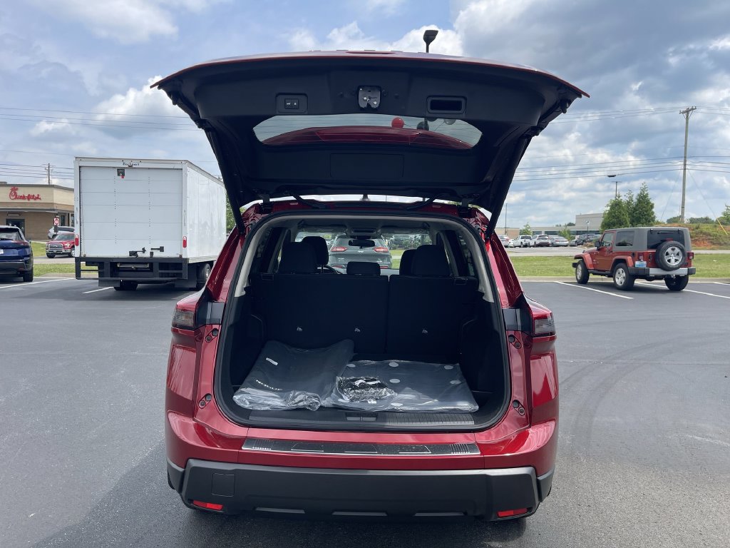 Used 2026 Nissan Rogue SV w/ Cold Weather Package AWD/4WD image 28