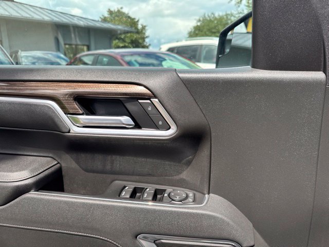 Used 2025 Chevrolet Silverado 1500 LT AWD/4WD image 29