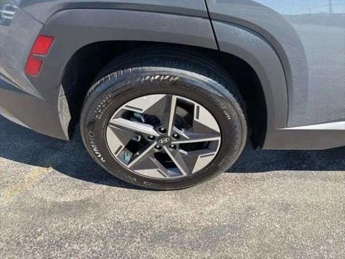 Used 2025 Hyundai Tucson SEL FWD image 17