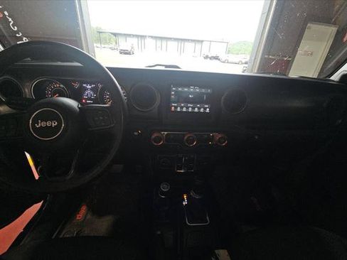 Used 2023 Jeep Gladiator Sport AWD/4WD image 16