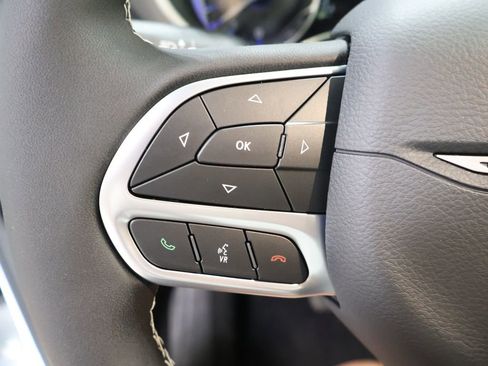 New 2027 Chrysler Pacifica Select FWD image 24