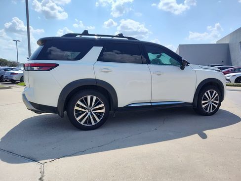 Used 2022 Nissan Pathfinder Platinum w/ Cargo Package FWD image 13