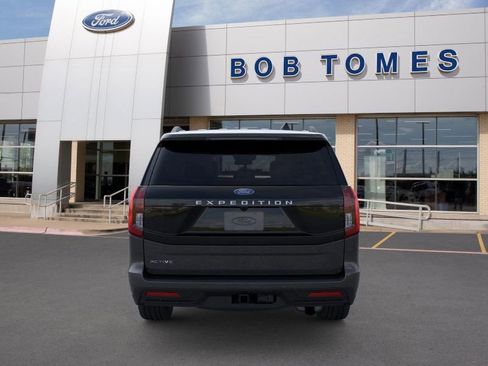 New 2025 Ford Expedition Active image 7