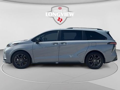 Used 2026 Toyota Sienna XSE FWD image 2