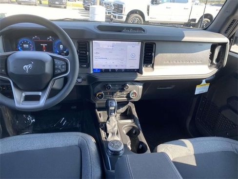 New 2025 Ford Bronco 4-Door image 31