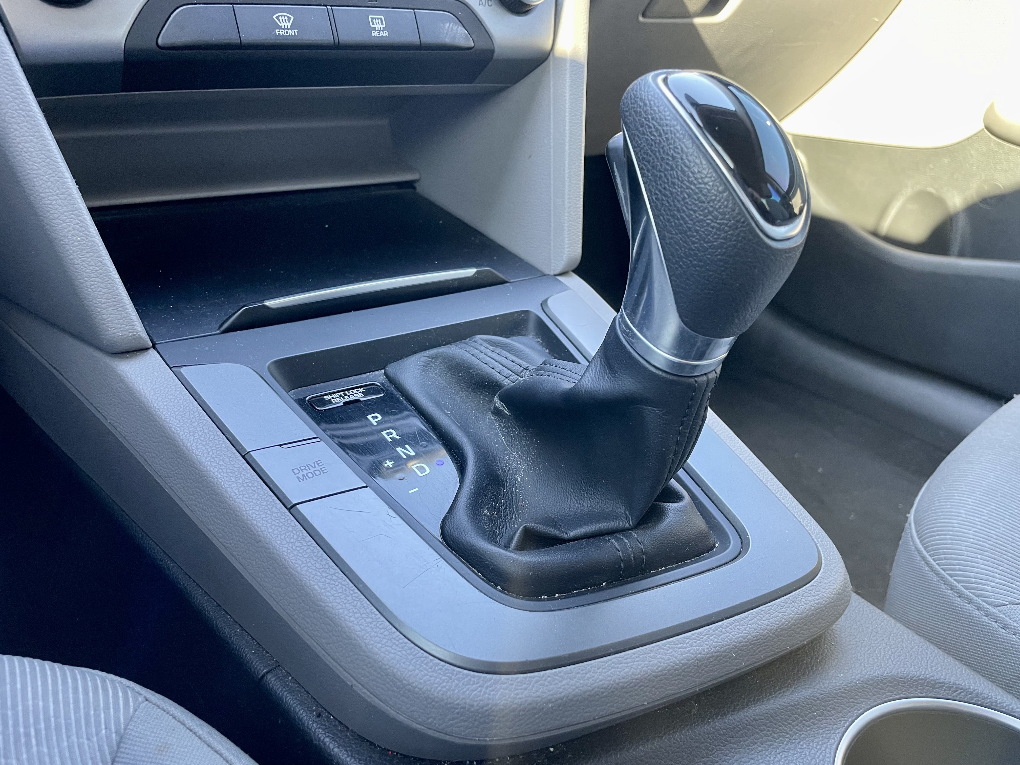 Used 2017 Hyundai Elantra SE FWD image 19