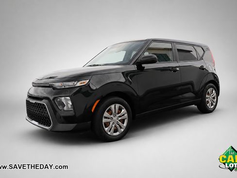 Used 2020 Kia Soul LX FWD image 4