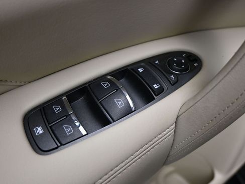 Used 2022 INFINITI QX80 Luxe w/ Cargo Package AWD/4WD image 11