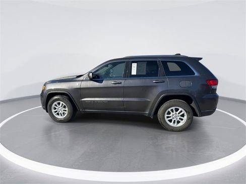 Used 2020 Jeep Grand Cherokee Laredo image 4