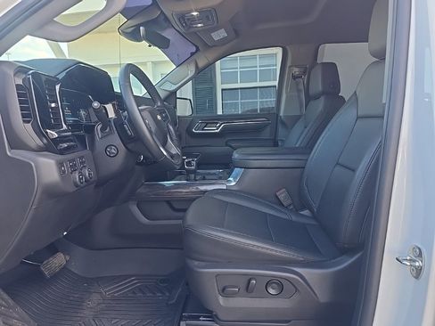 Used 2024 Chevrolet Silverado 1500 LTZ image 14