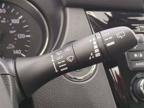 Used 2022 Nissan Rogue Sport SV w/ Technology Package image 25