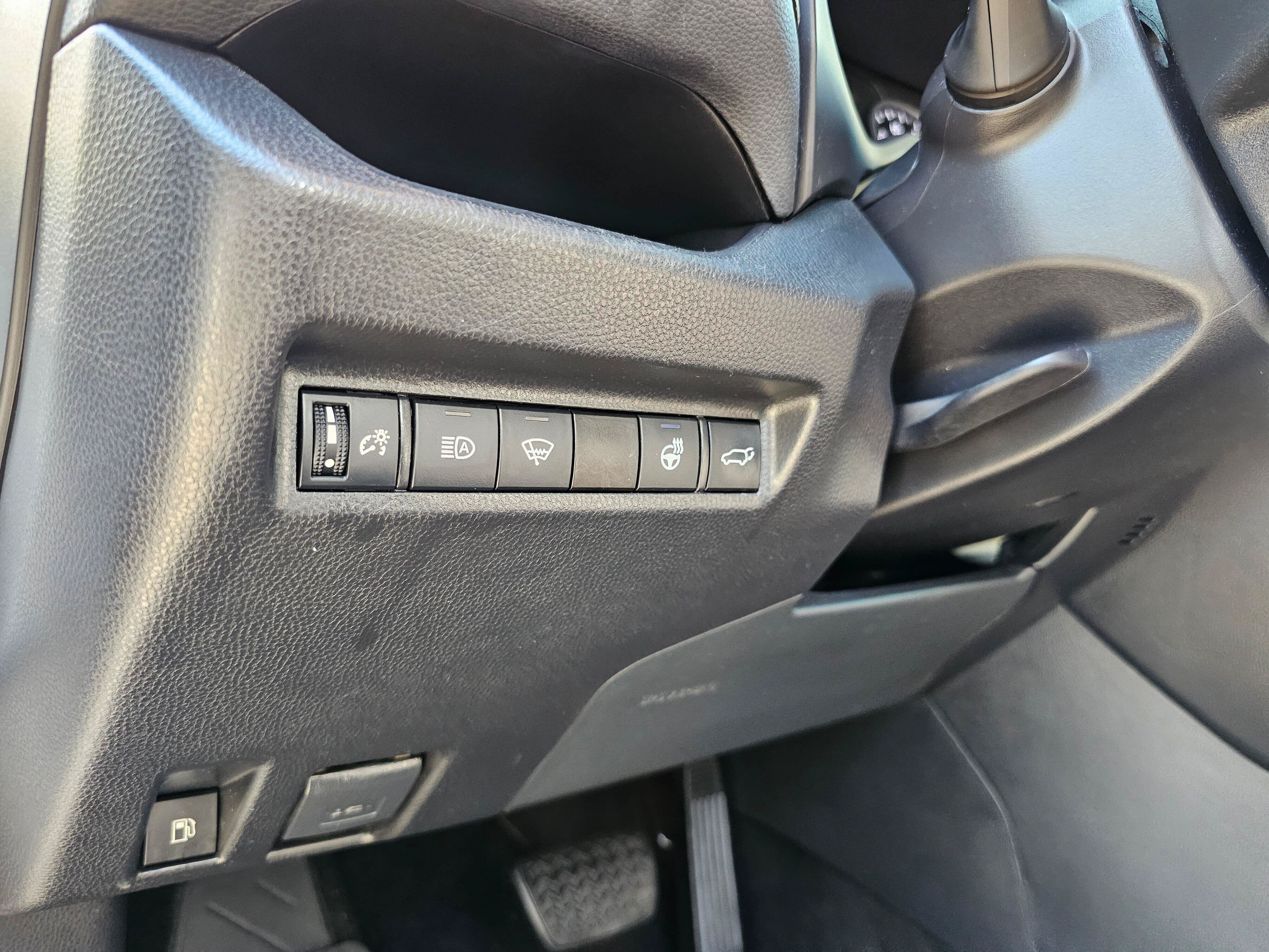 Certified 2021 Toyota RAV4 XLE Premium AWD/4WD image 21