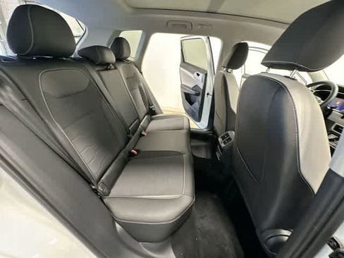 New 2026 Volkswagen Taos SE AWD/4WD image 23