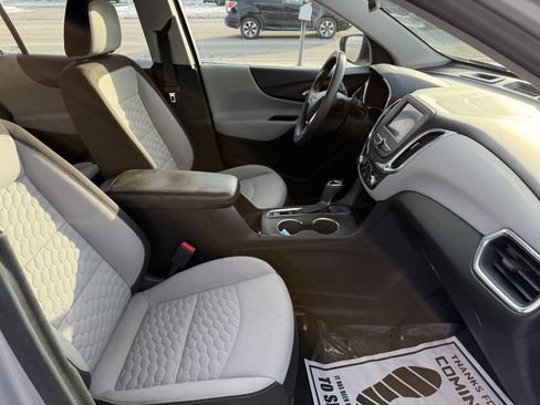 Used 2020 Chevrolet Equinox LS image 32