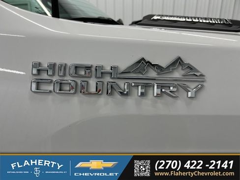 Used 2025 Chevrolet Silverado 2500 High Country w/ High Country Premium Package AWD/4WD image 15