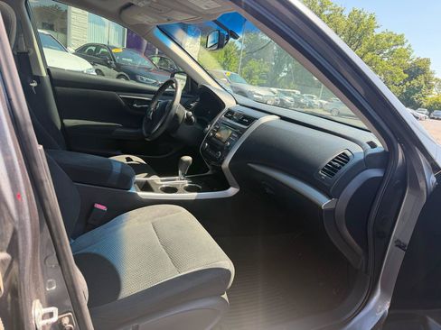 Used 2014 Nissan Altima 2.5 SV w/ Convenience Package FWD image 16