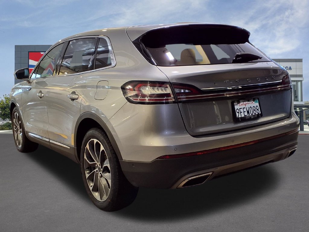 Used 2023 Lincoln Nautilus Reserve w/ Equipment Group 201A FWD image 3