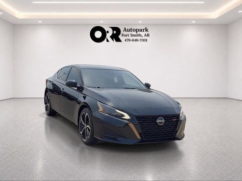 Used 2024 Nissan Altima 2.5 SR FWD image 1