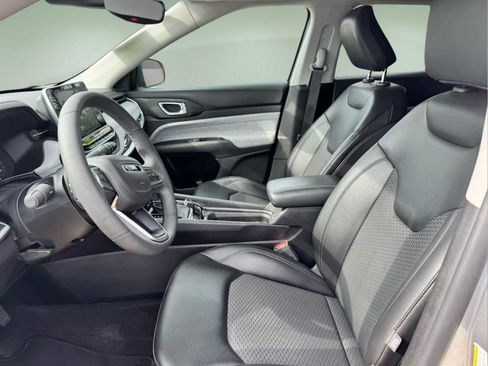 Used 2022 Jeep Compass Latitude AWD/4WD image 17