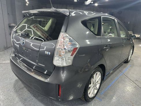 Used 2013 Toyota Prius V Five image 5