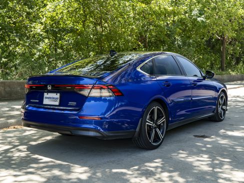 Used 2023 Honda Accord Sport image 9