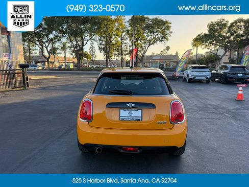 Used 2016 MINI Cooper 4-Door Hardtop FWD image 5