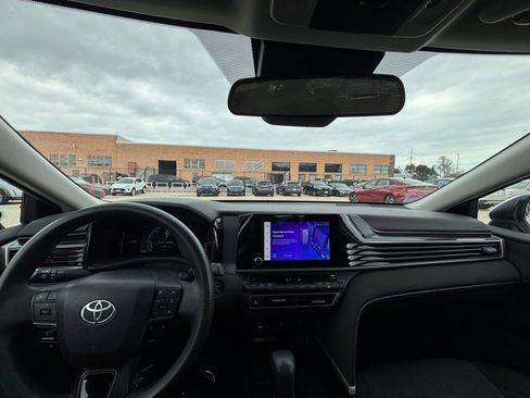 Used 2025 Toyota Camry LE FWD image 32