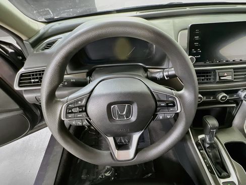 Used 2018 Honda Accord LX image 11